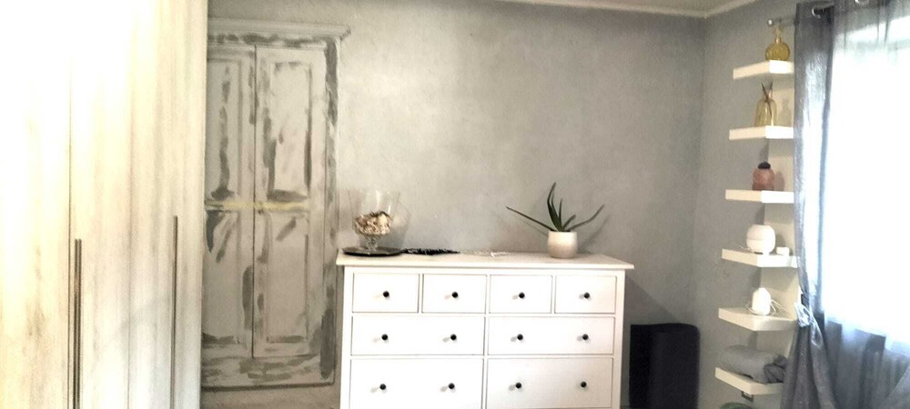 UPSTAIRS photo 3