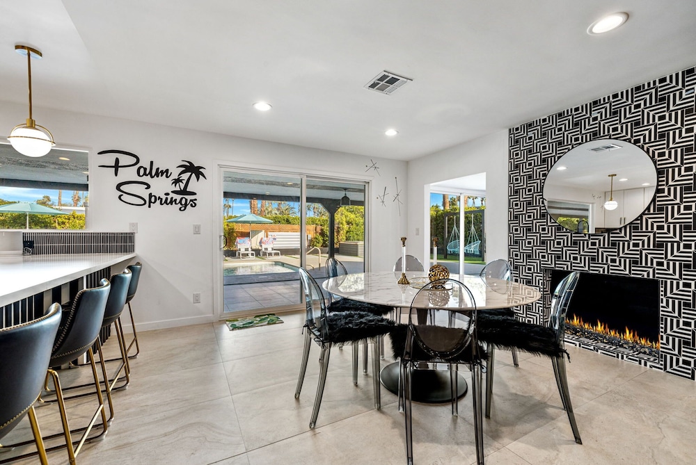 The Ritz - Luxury Home With Pool Speakeasy Bar, Billede 87