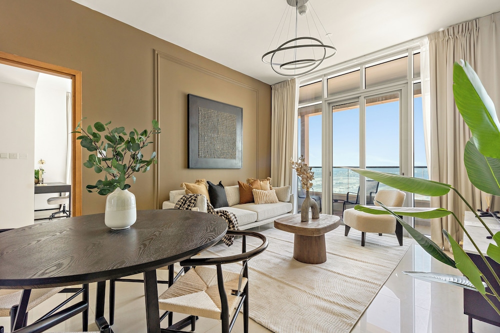 Grand Apartment