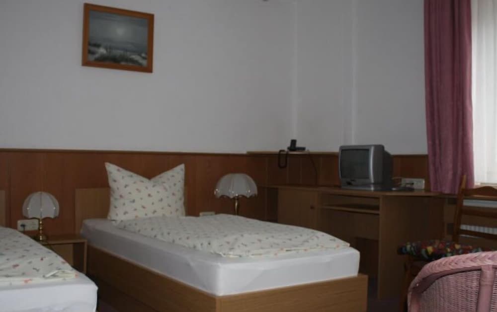 Basic Double Room, Non Smoking photo 1