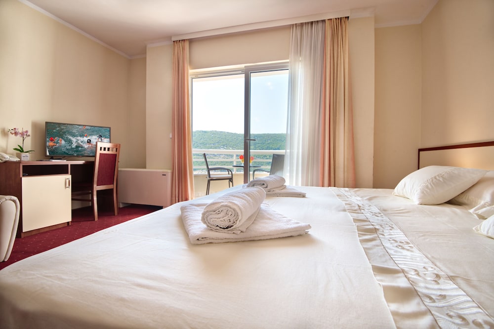 Double or Twin Room, Garden View photo 2