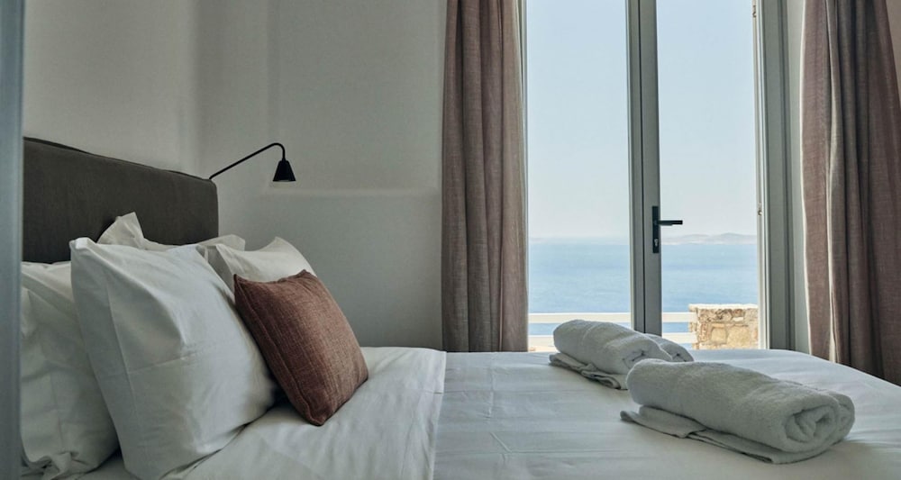 Deluxe Room, 1 King Bed, Terrace, Sea View - Photo 2