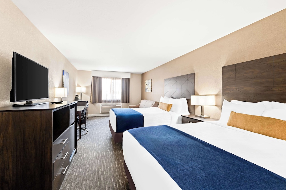 Family Suite, Multiple Beds, Non Smoking, Microwave (With Sofabed) - Photo 1