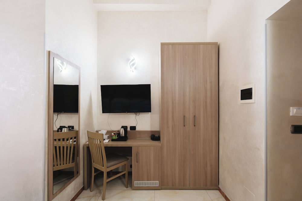 Economy Double or Twin Room, Balcony photo 2