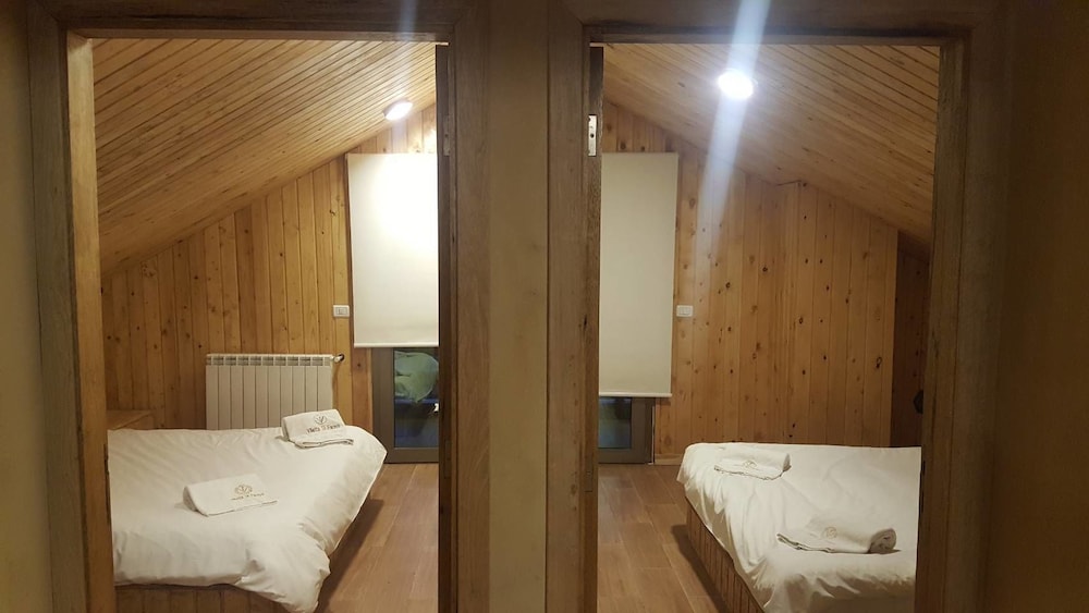 Chalet, 2 Bedrooms, 2 Bathrooms photo 2