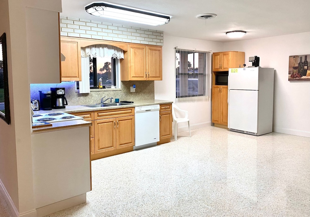 Beach House 3 bed 2 Bath in Ormond Beach FL, Photo 12