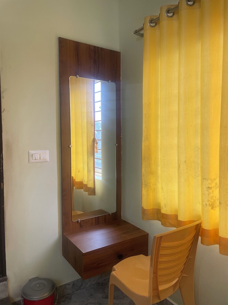 Deluxe Double Room, City View photo 3