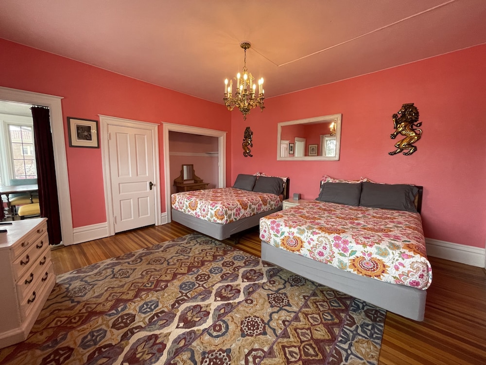 Beatrice Suite 21