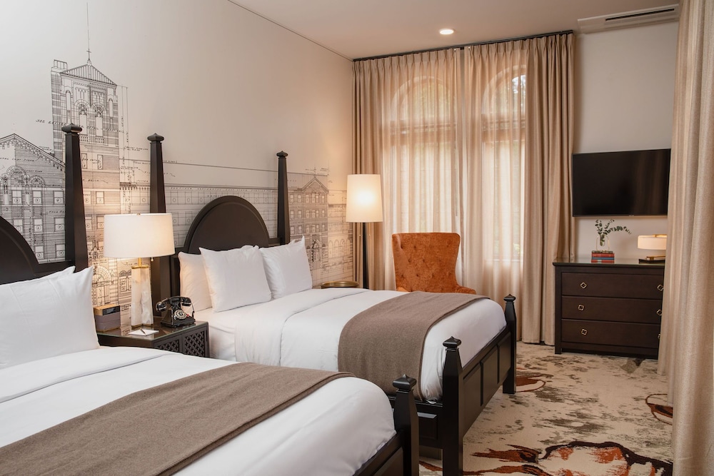 Classic Room, 2 Queen Beds - Photo 3