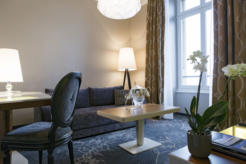 Lifestyle Living Suite - Photo 4