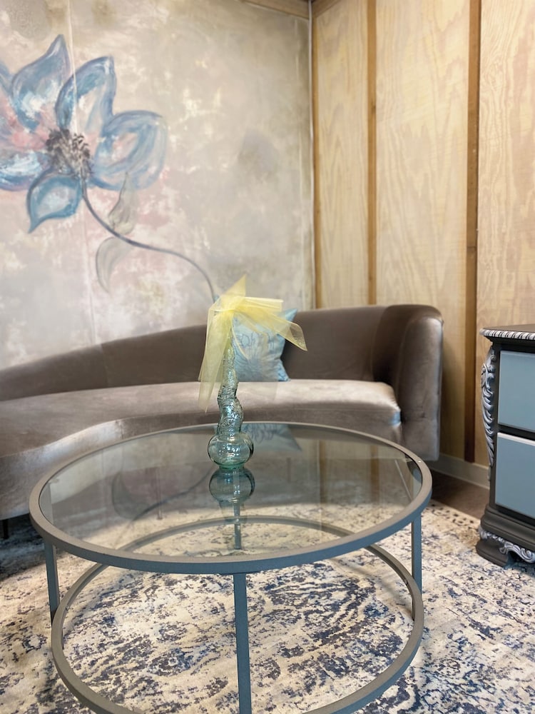 Faythe Bridal Suite photo 2