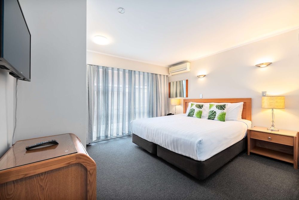One Bedroom Suite, Multiple Beds, Non Smoking, Full Kitchen