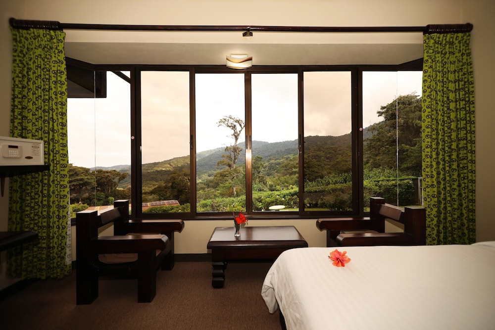 Mountain Suite, 2 Queen Beds - Photo 3