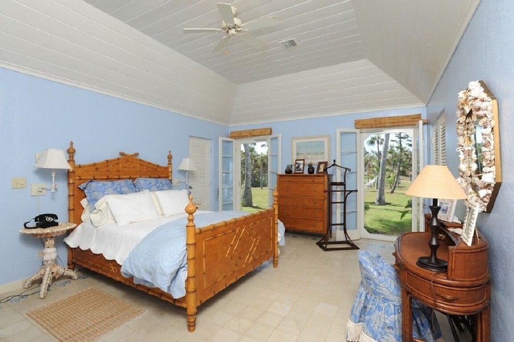 Villa photo 2