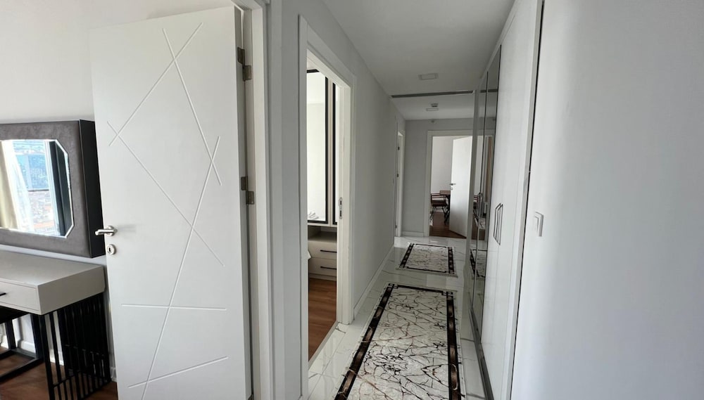 Luxury Apartment photo 3
