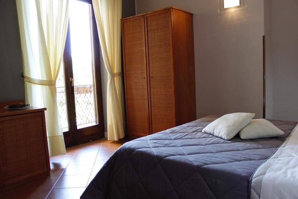 Double Room - Photo 6