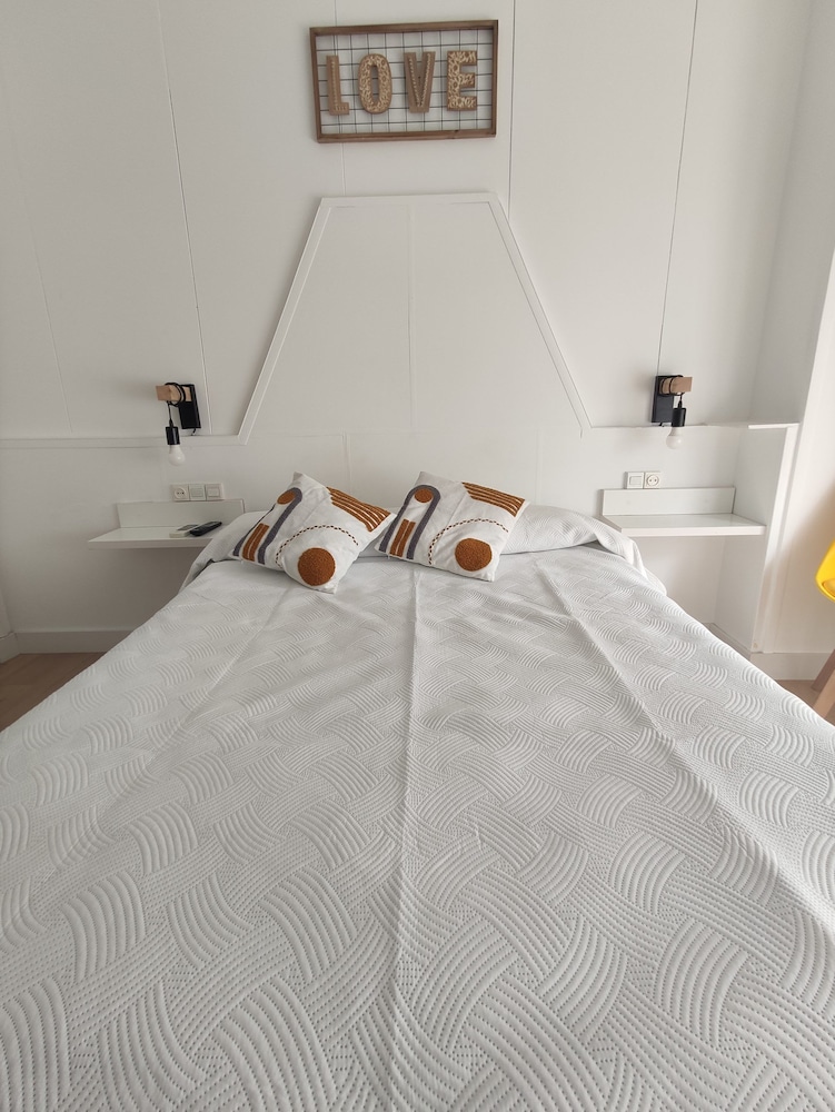 Double Room - Photo 3