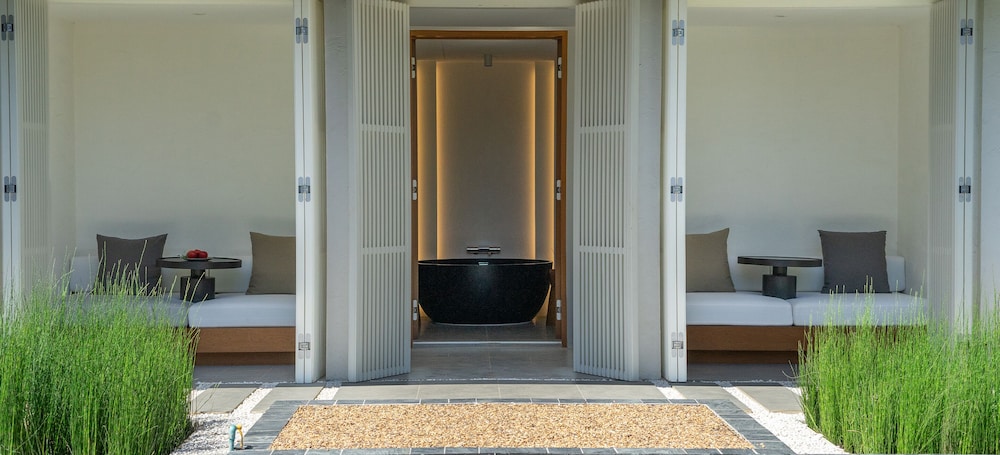 Khiri Suite - Photo 6