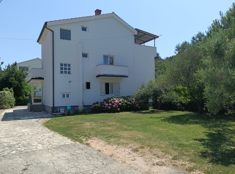 Apartment (Two Bedroom Apartment with Terrace)