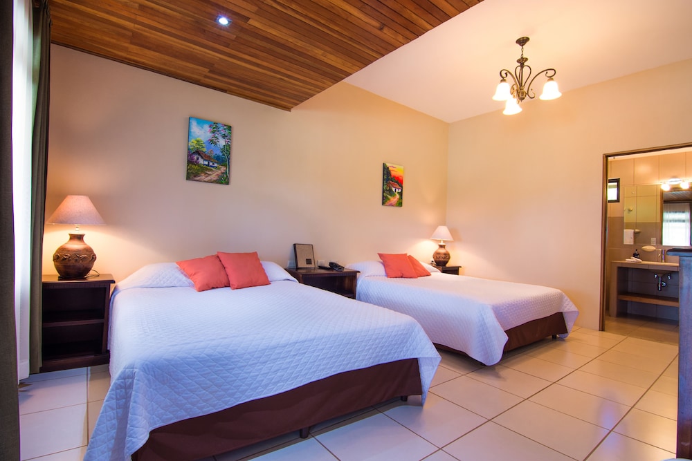Superior Room, 2 Queen Beds - Photo 1