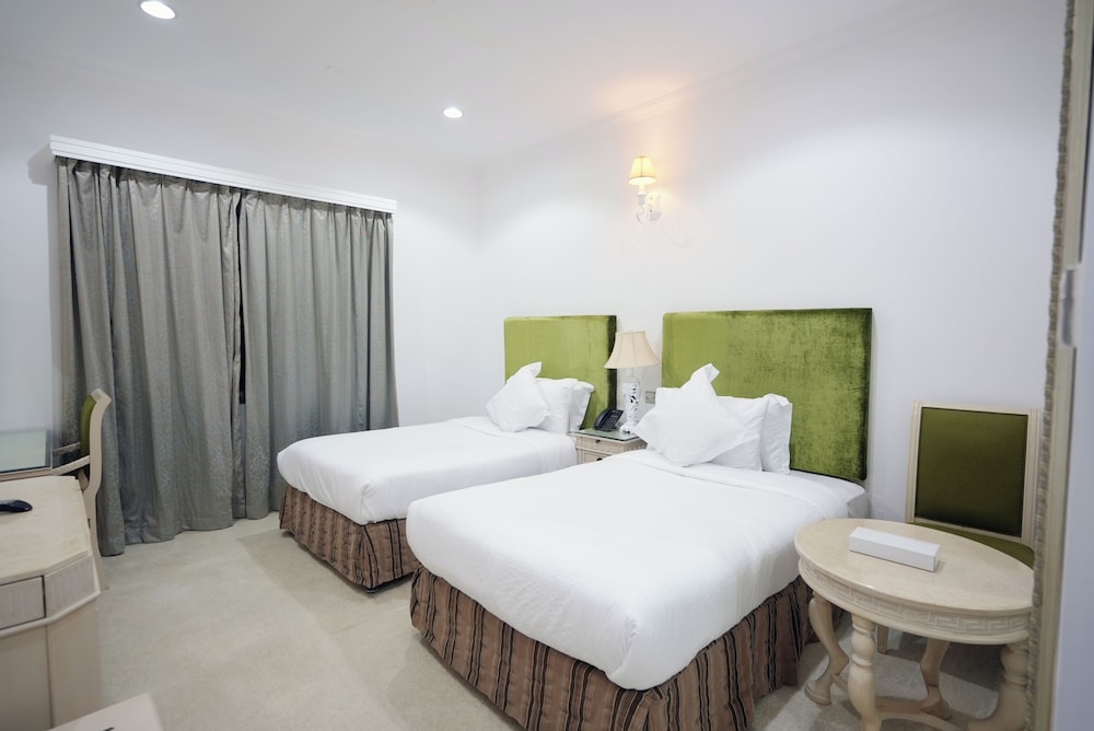 Classic Twin Room, City View photo 1