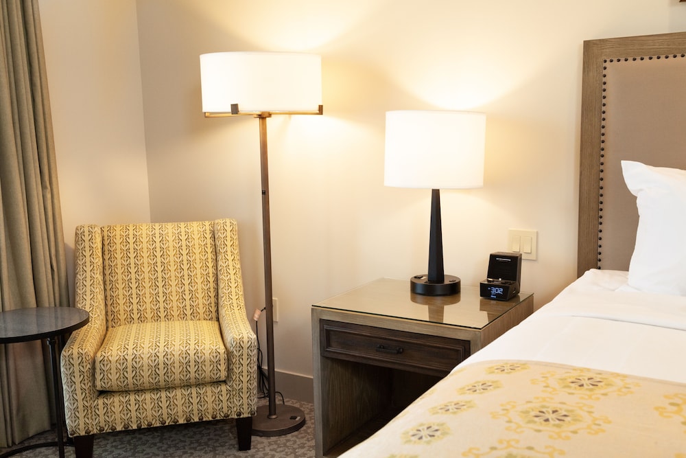 Standard Room, 2 Queen Beds, Non Smoking photo 2