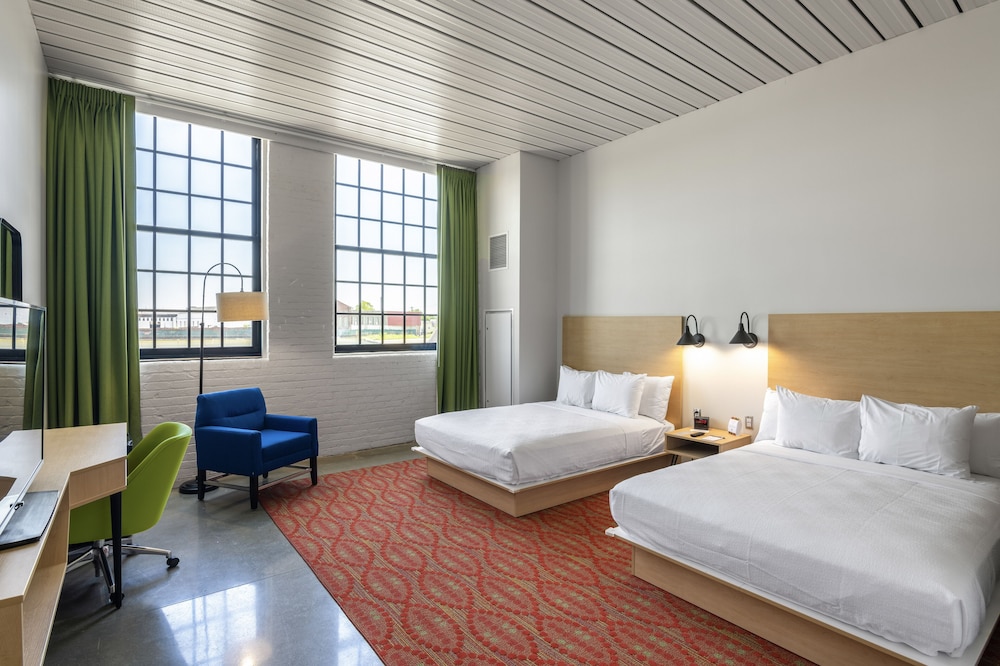 Room, 2 Queen Beds, River View