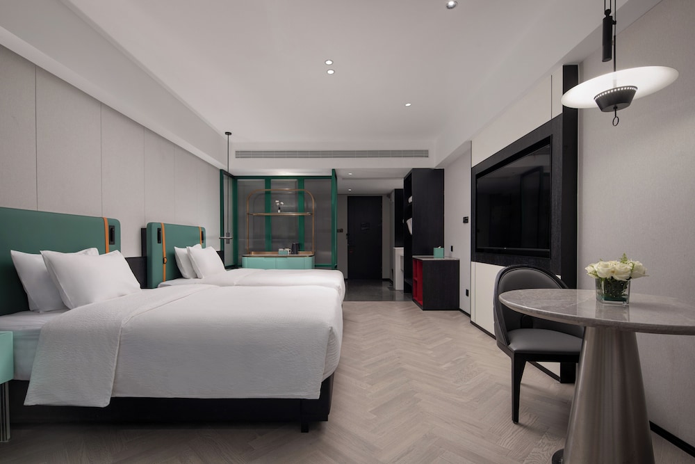 Standard Twin Room, City View