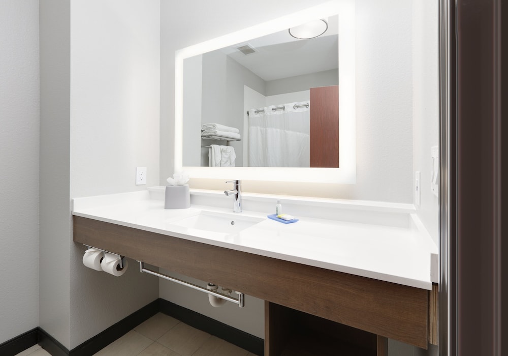 Suite, 2 Queen Beds - Photo 8