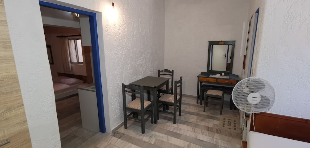 Family Apartment, 2 Bedrooms, Kitchenette, Garden View photo 2