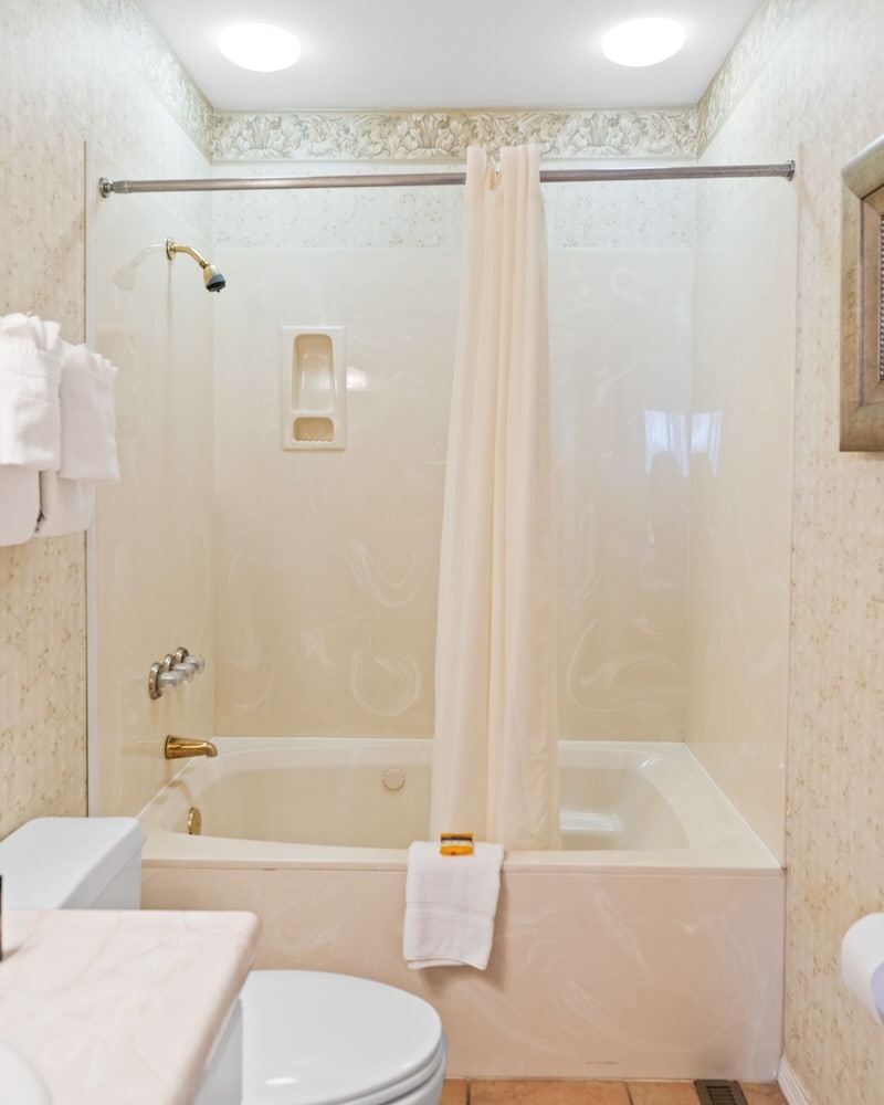 3 -BD Lakeview Suite Unit 161