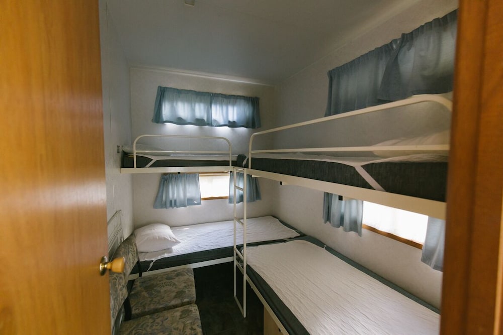 Jayco Park Units 3 & 4 photo 2