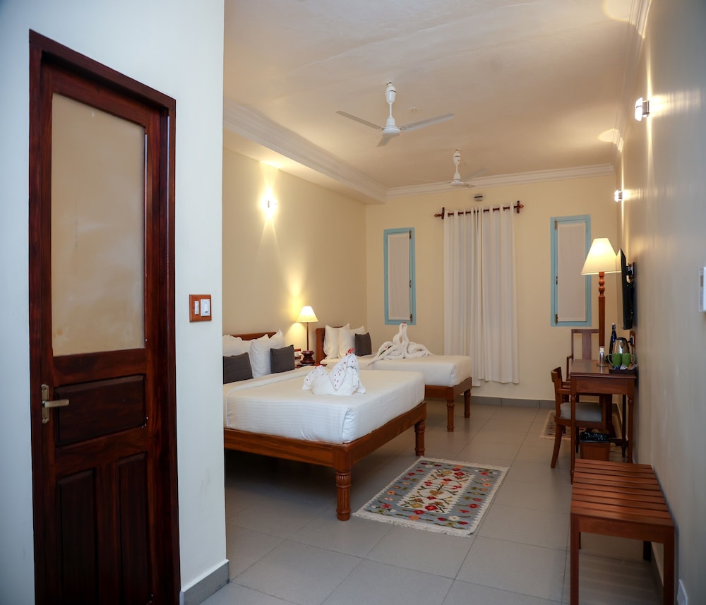 Family Room - Photo 3