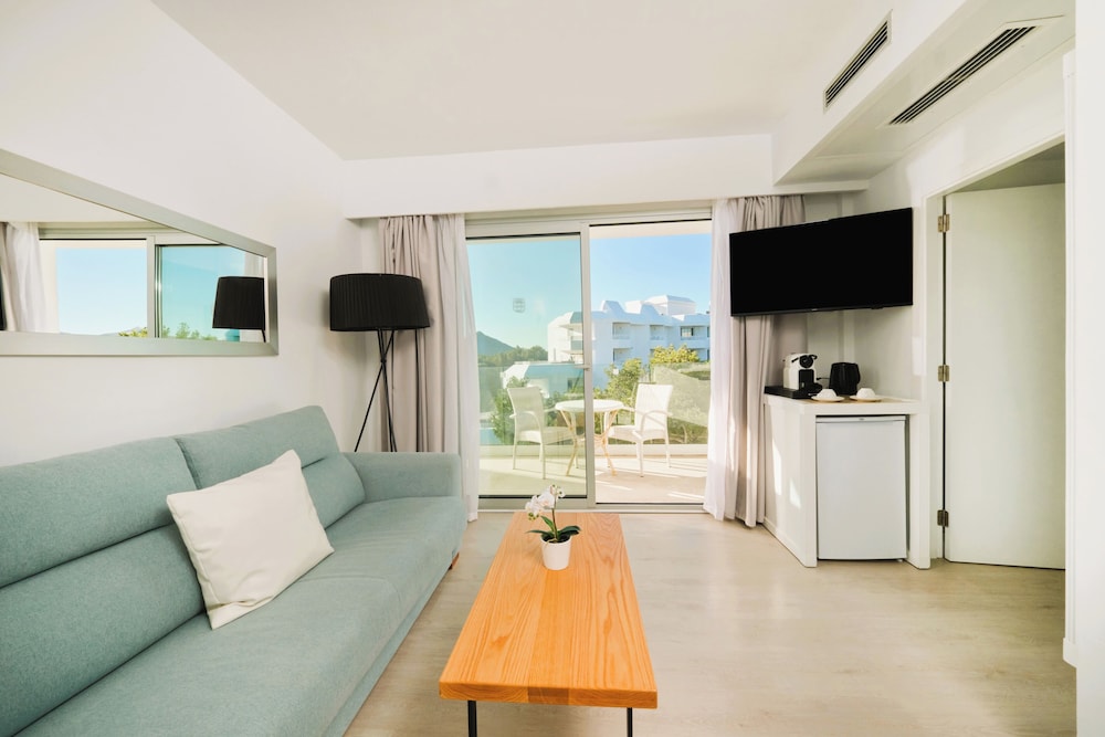 Junior Suite, Balcony (3 Adults)