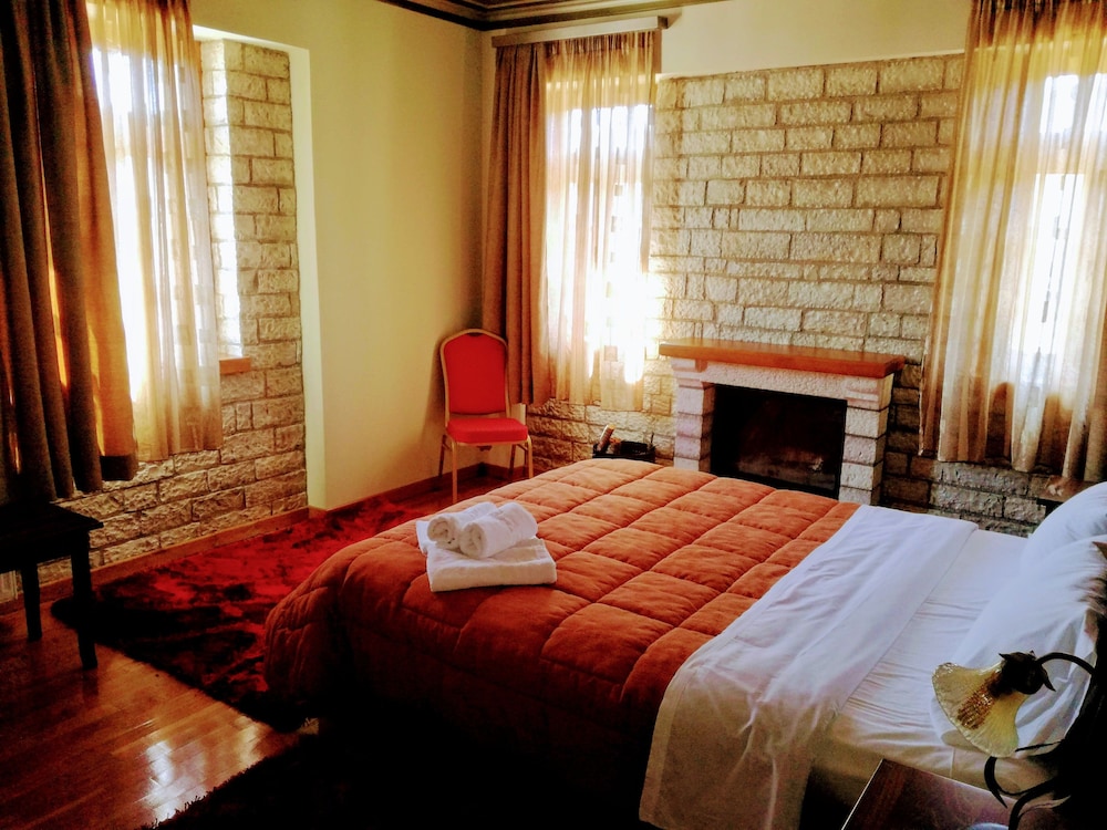 Double Room, Fireplace photo 2