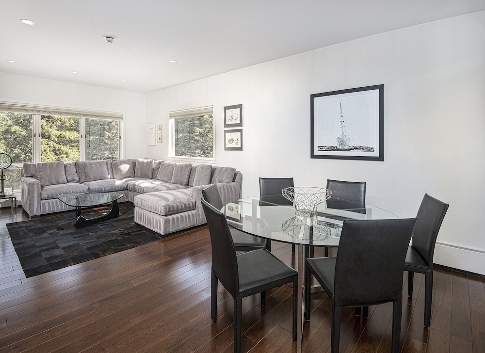 Condo, 2 Bedrooms
