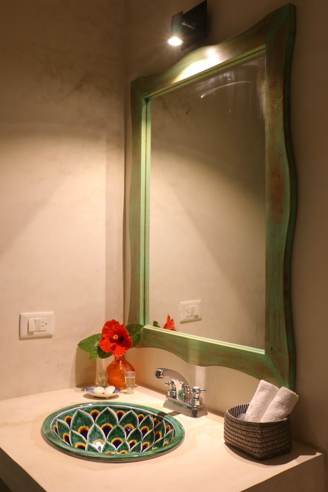 Basic Quadruple Room, Private Bathroom - Photo 27