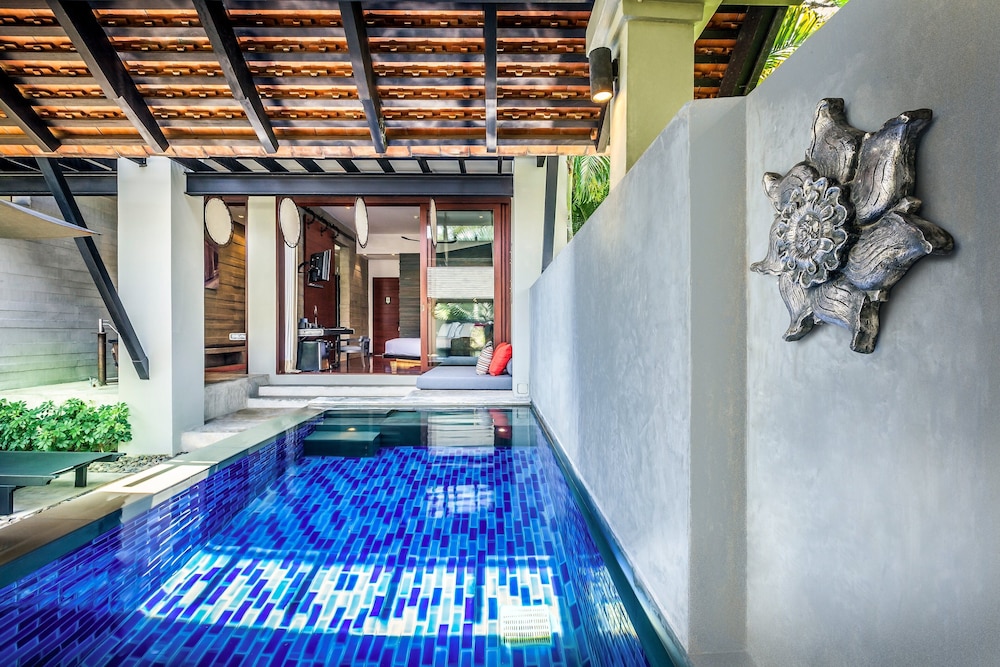 Private Pool Suite - Photo 1