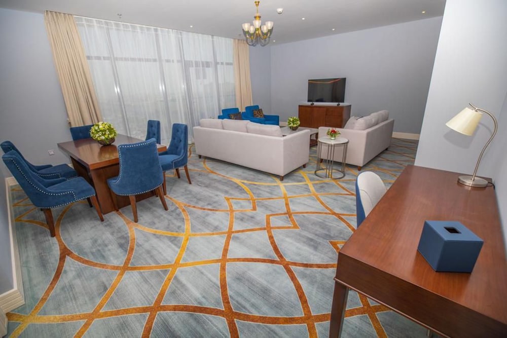 Grand Suite, City View - Photo 3