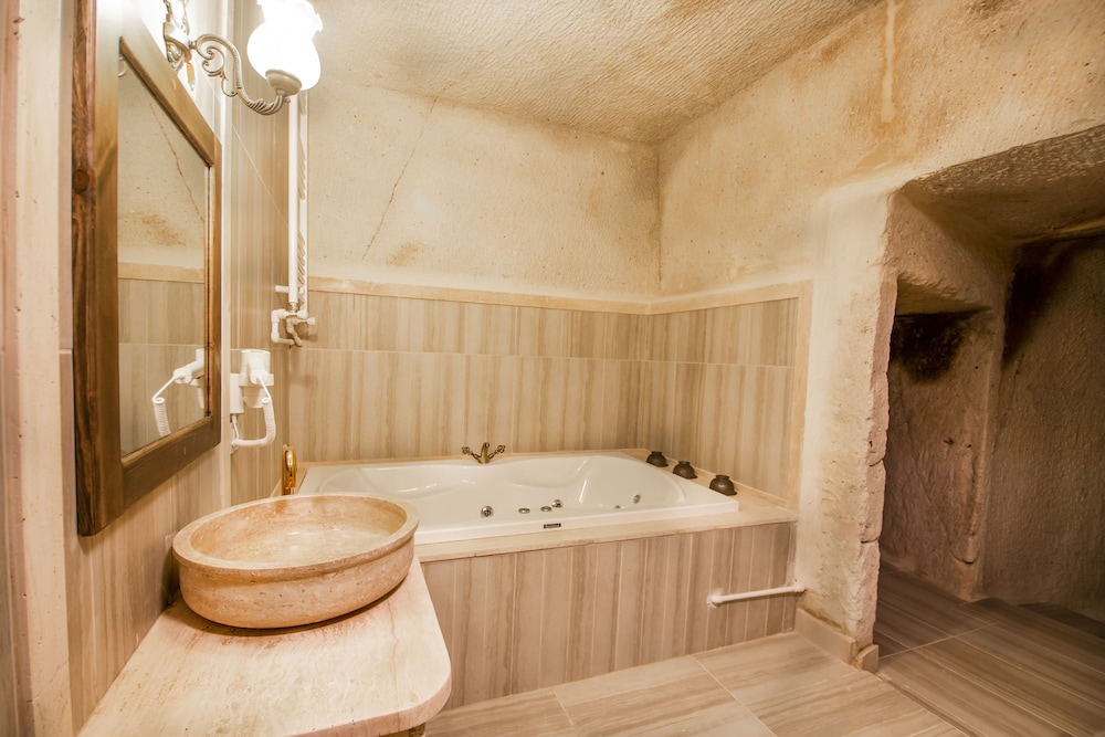 Royal Quadruple Room photo 3
