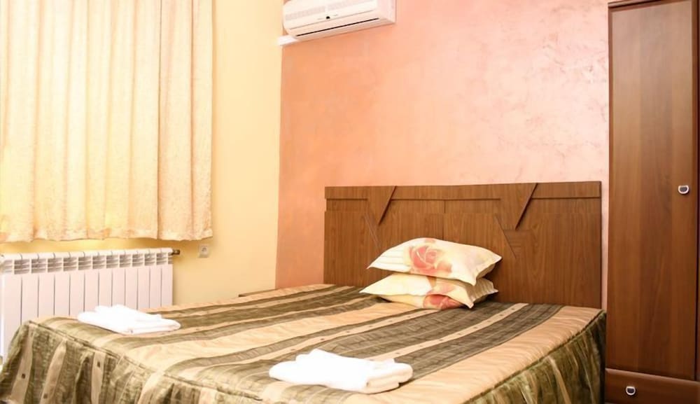 Standard Double or Twin Room photo 3