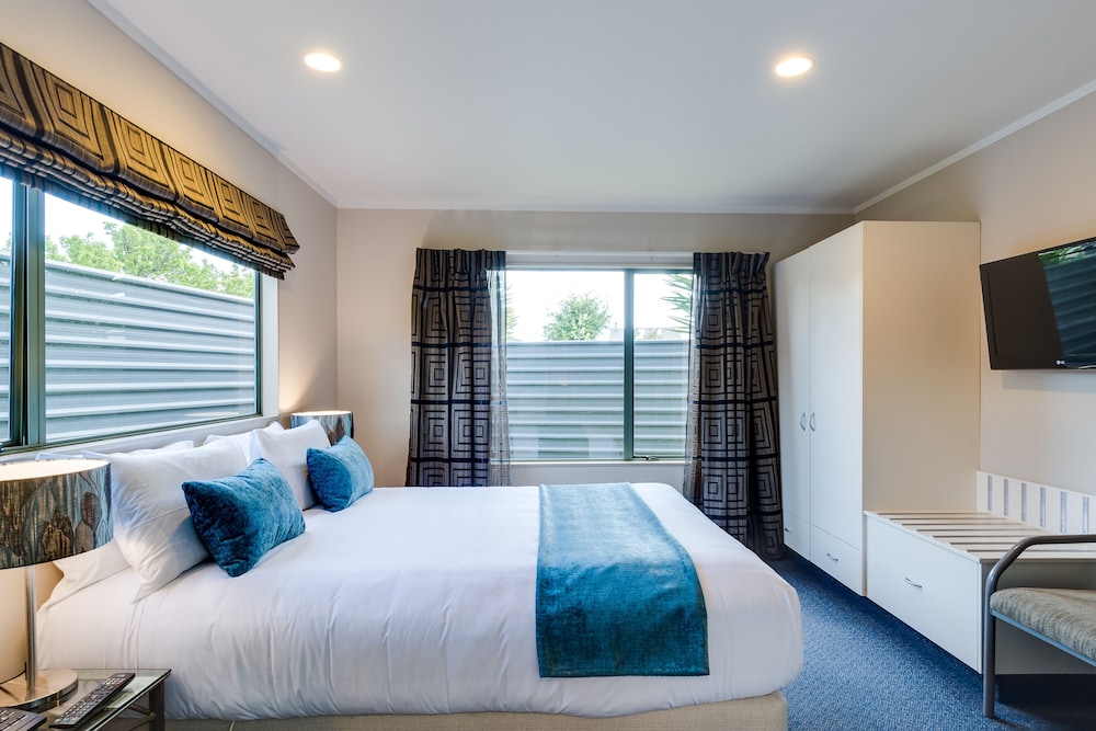 Superior Suite, 2 Bedrooms, Jetted Tub photo 2