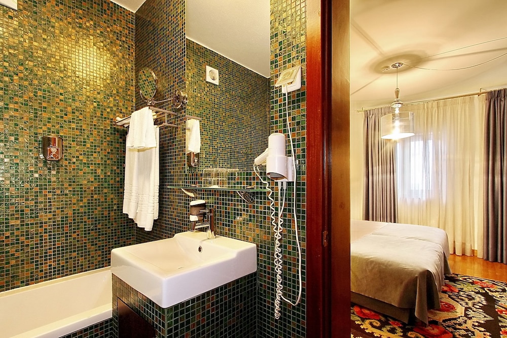 Superior Double or Twin Room photo 2