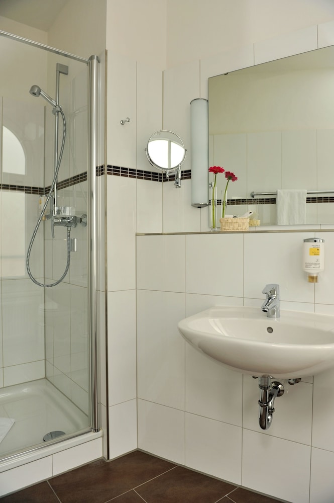 Standard-Room - Photo 7