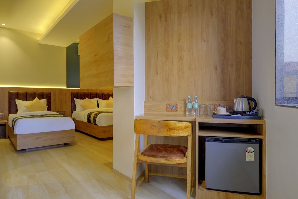 Emerald Suite - Photo 1
