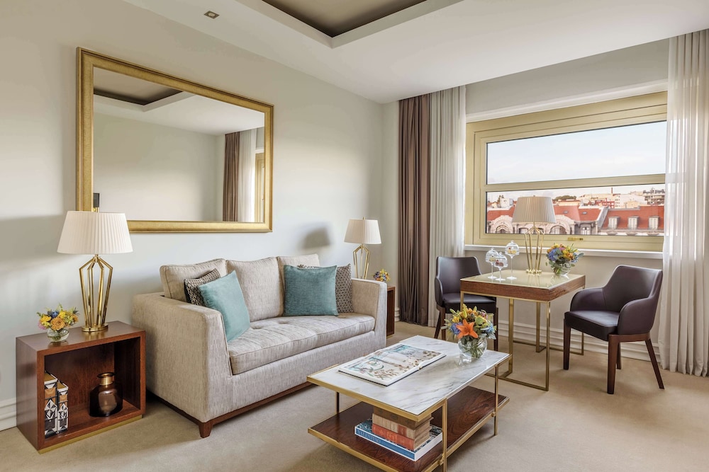 Executive Suite with 3 Adults Occupancy and Extra Bed (Non Smoking)