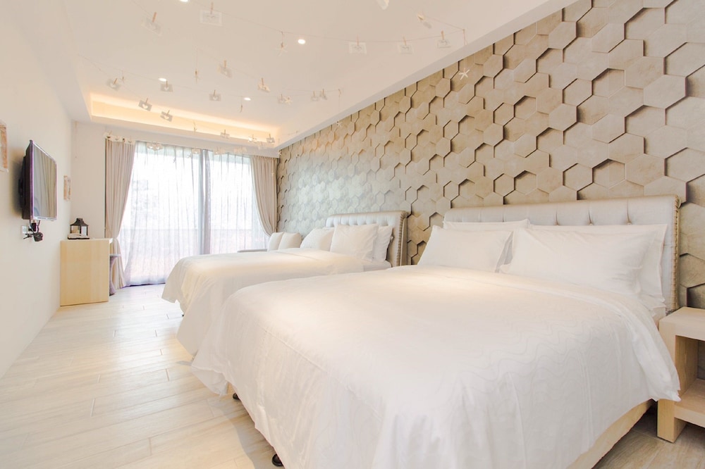 Quadruple Room, 2 Double Beds, Non Smoking photo 1