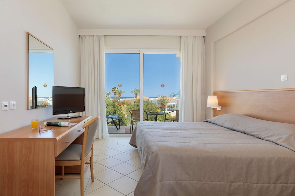 Economy Double or Twin Room, Garden View photo 1