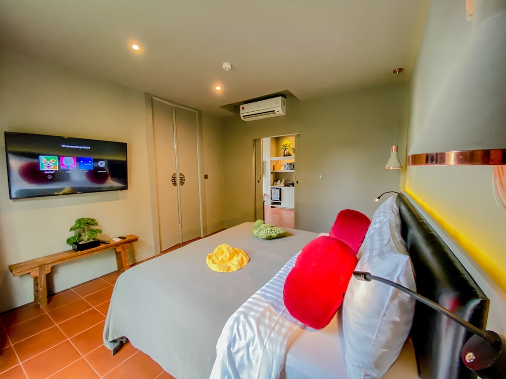 Executive Suite Room - Photo 10