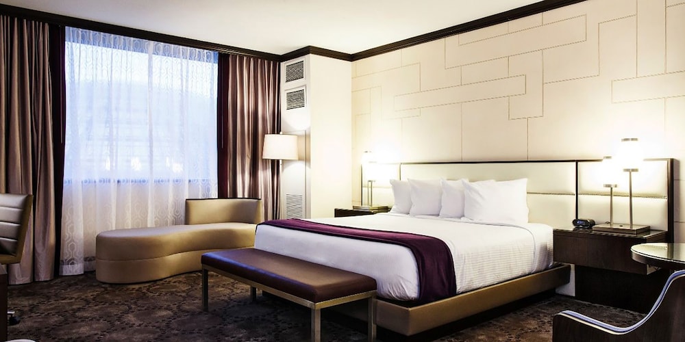 Laguna Tower Premium Room, 1 King Bed, Non-Smoking - Photo 1